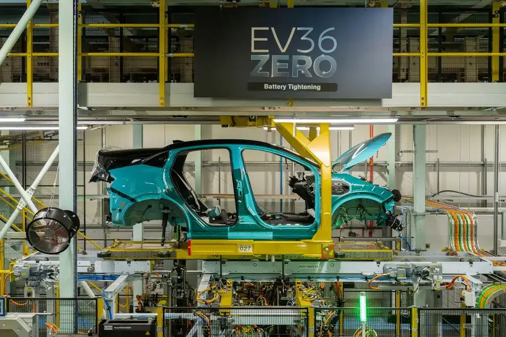 Nissan Leaf, ritardi nella produzione britannica | Elettronauti.it