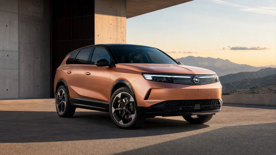 Opel Grandland Electric GS al centro delle offerte su finanziamento e noleggio disponibili fino al 30 settembre