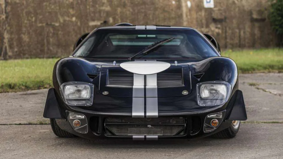 Ford GT 40 elettrica anteriore