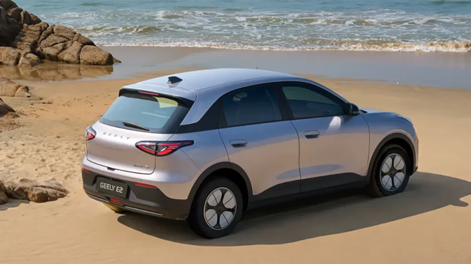 Geely E2