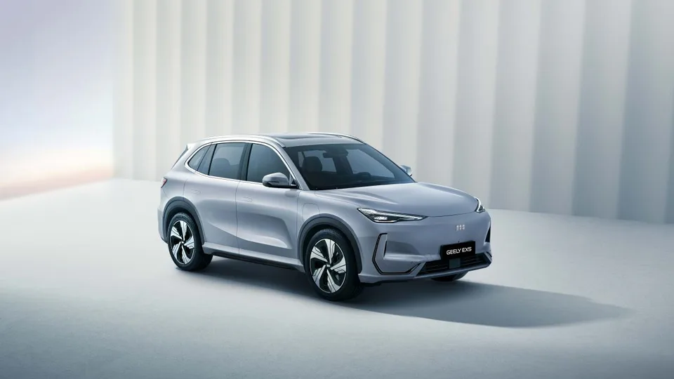 Il prossimo SUV elettrico EX5 di Geely incentrato sulla tecnologia