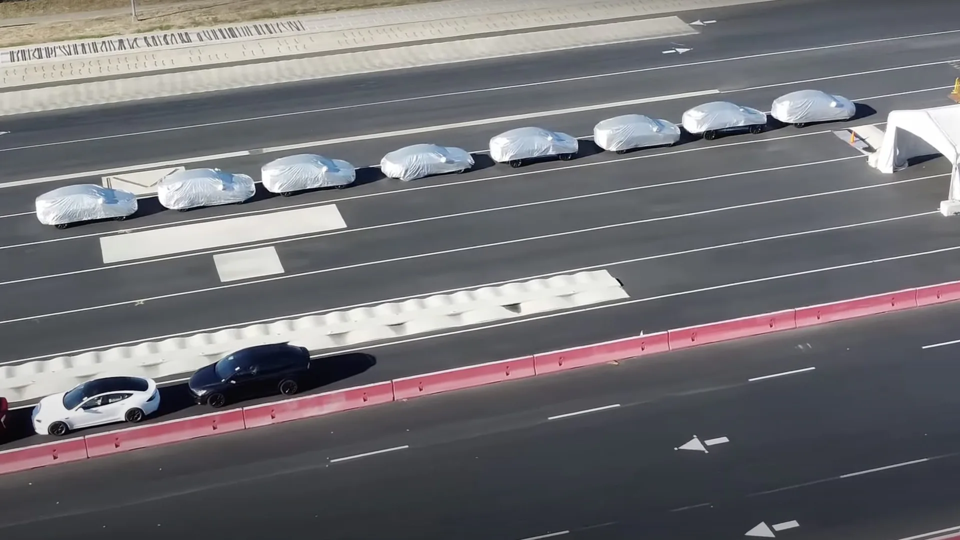 misteriosi veicoli Tesla a Fremont