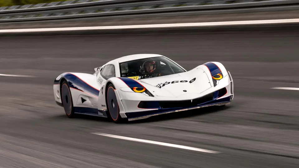 L’ hypercar OWL di Aspark diventa l'EV più veloce del mondo con 438,7 km/h